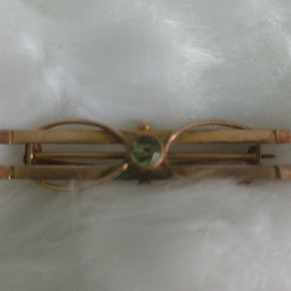 Antique Jewelry - ☘️VICTORIAN Rose Gold plated Peridot Bar Pin